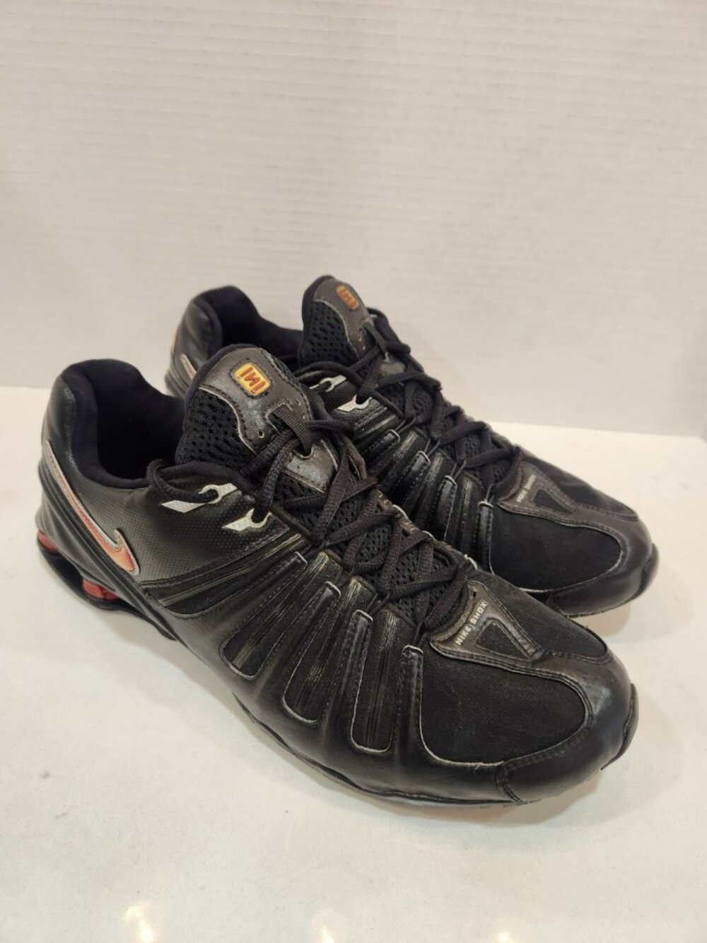 Vintage Nike Shox NZ Running Shoes Men's Size 12 Black Red Leather 311050-061